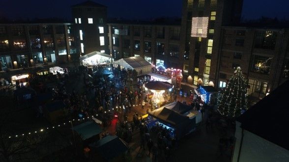 Bild: Weihnachtsmarkt am Abend