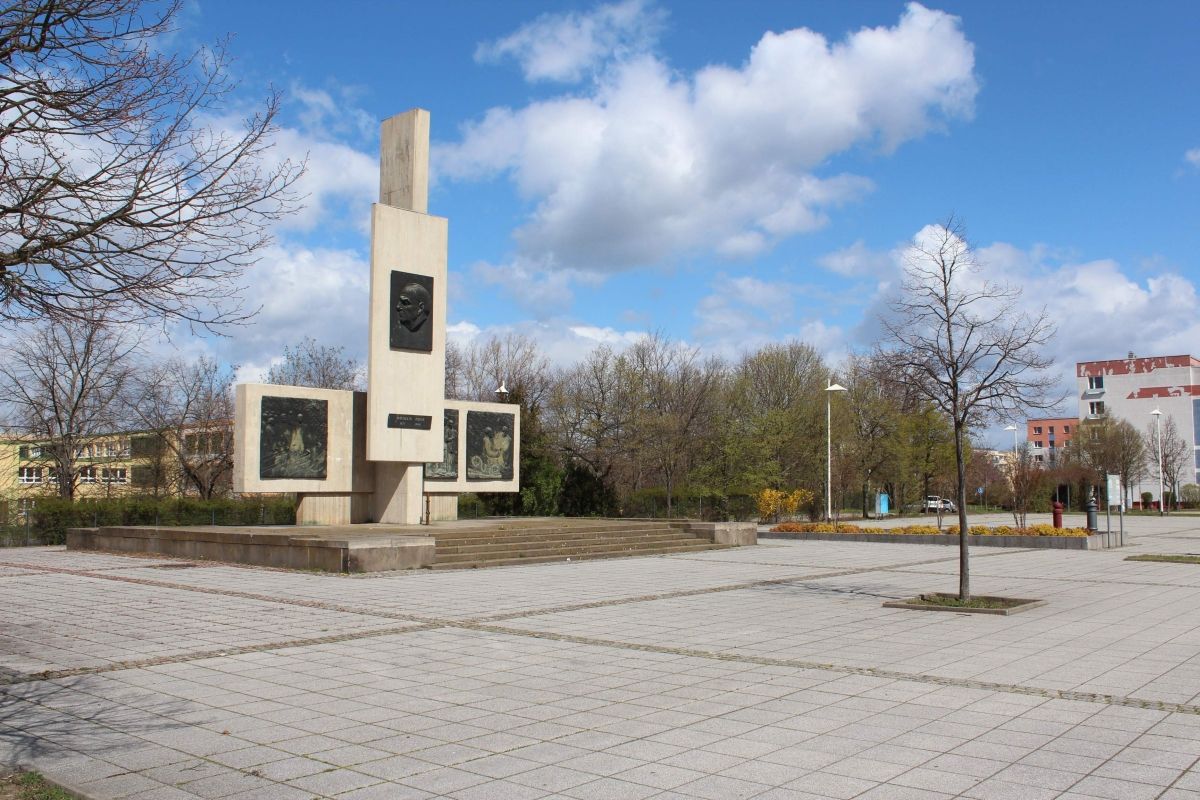 Monument and square in memory of Wilhelm Pieck