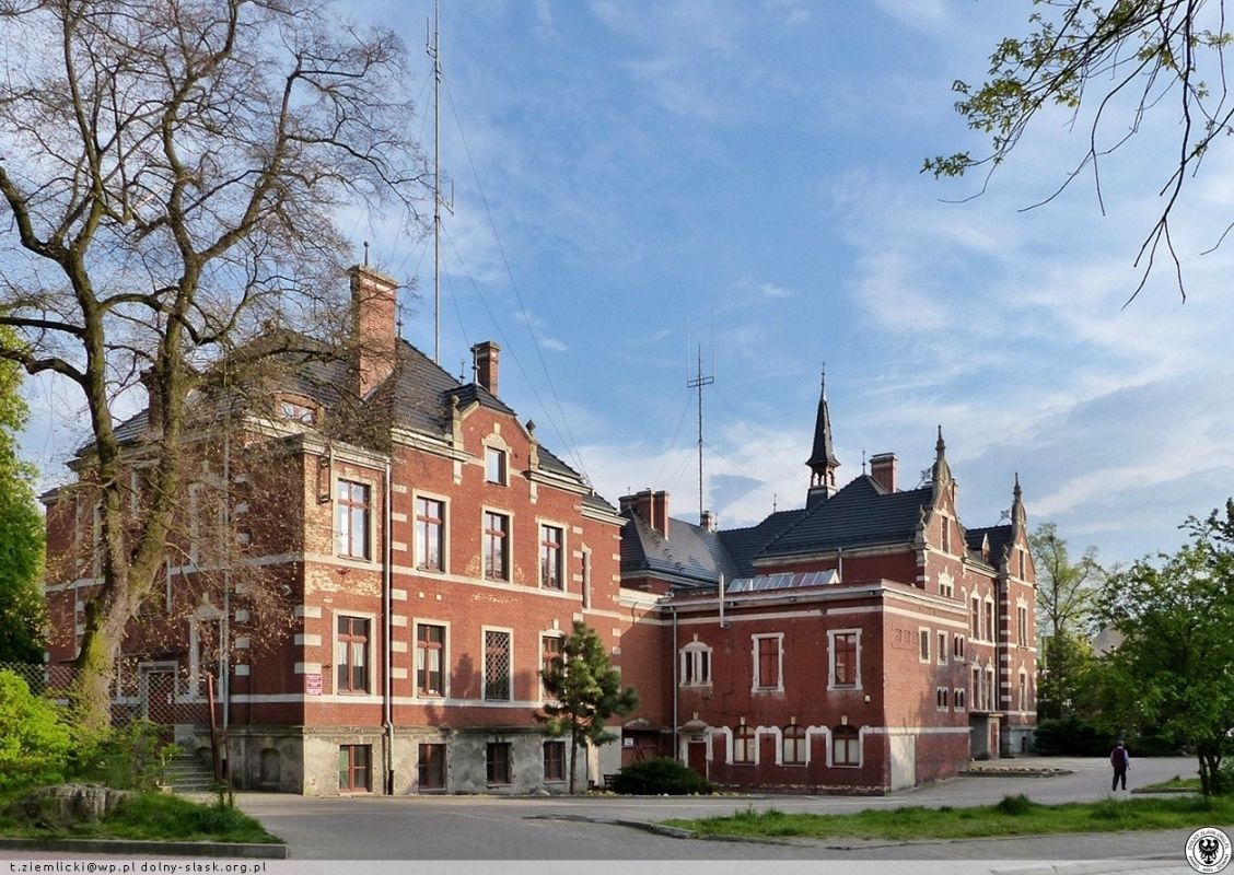 (1) Town Hall
