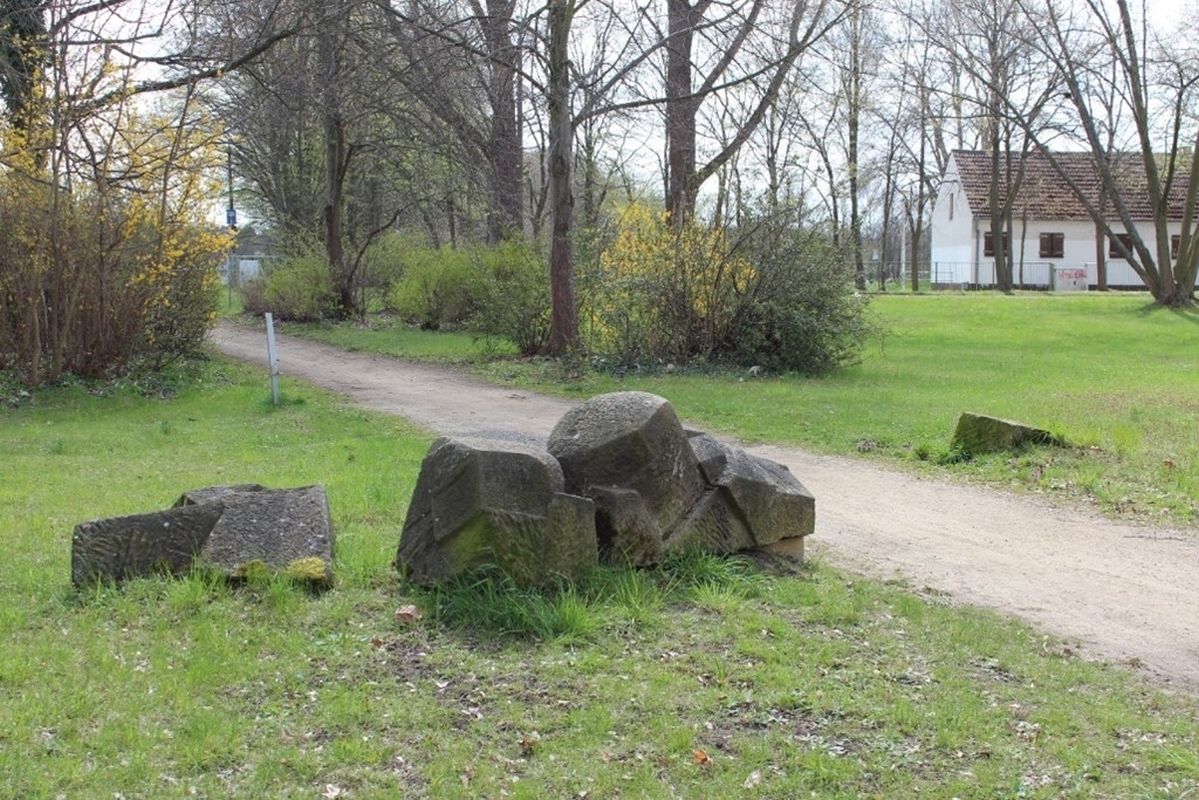 (3) City Park (Ger. Stadtpark)