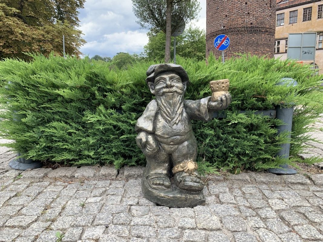 (1) Sculpture of a gnome