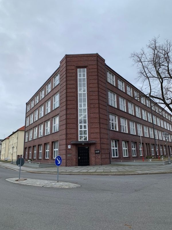 (1) Former expansion of the cloth factory (today Gemeinnütziger Berufsbildungsverein Guben)