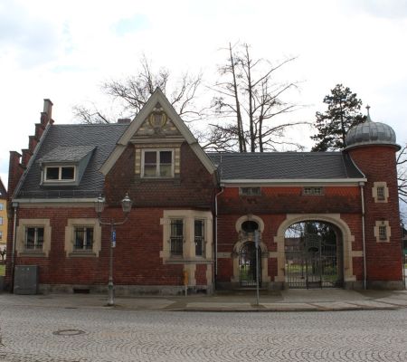 Tor und Pförtnerhaus der inzwischen nicht mehr existierenden Stadtvilla von Max Wilke