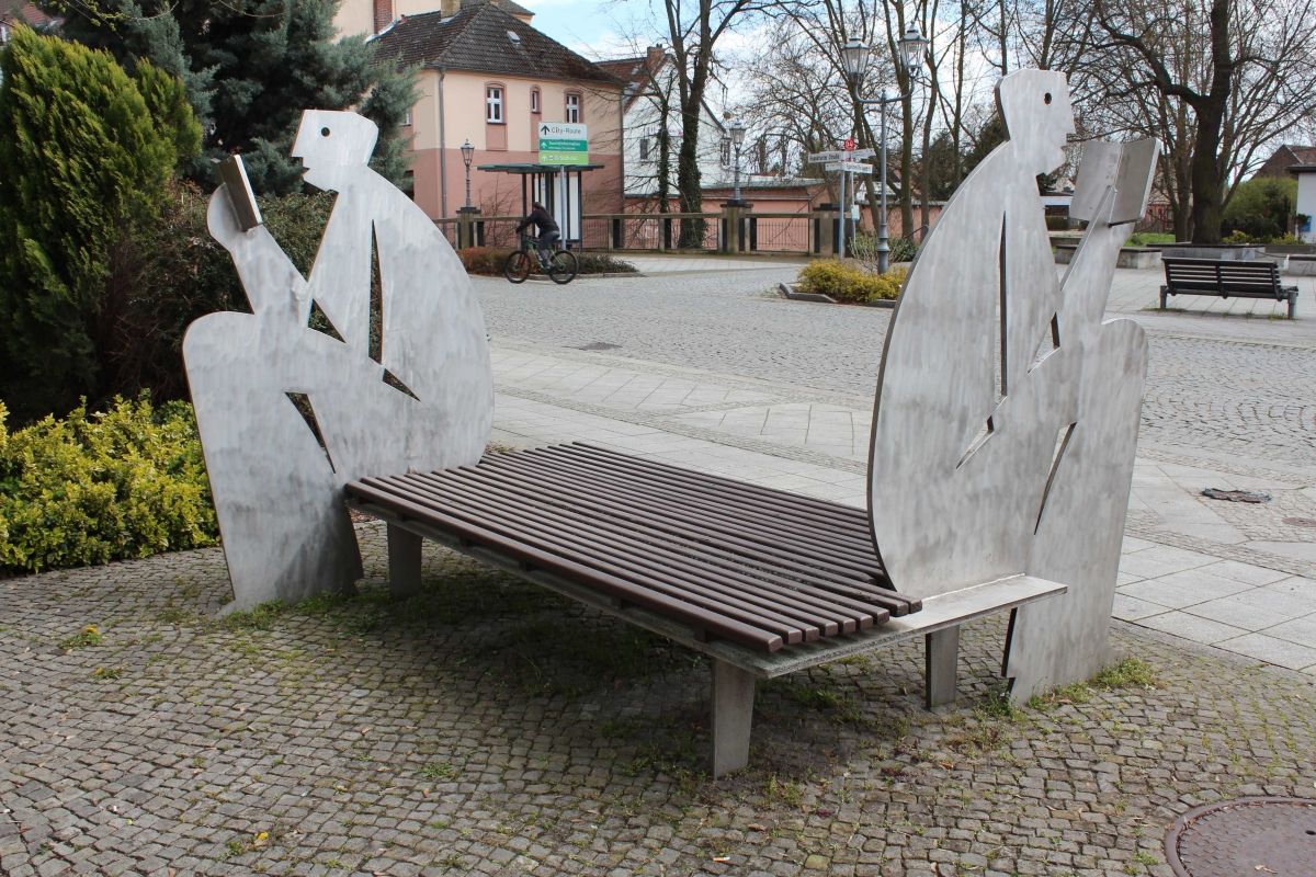 (1) Sculpture The Thinkers' Bench (Denkerbank (Bankleser, Lesebank))