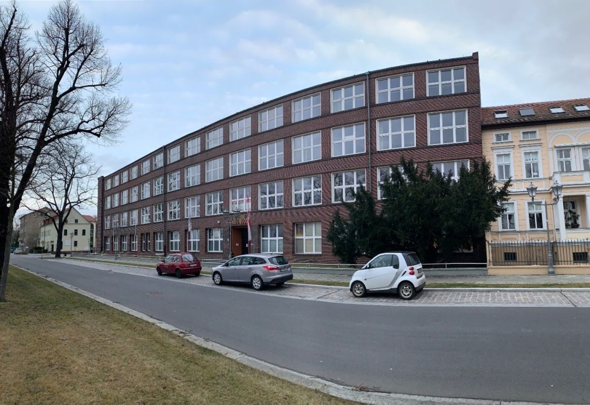 (2) Former expansion of the cloth factory (today Gemeinnütziger Berufsbildungsverein Guben)